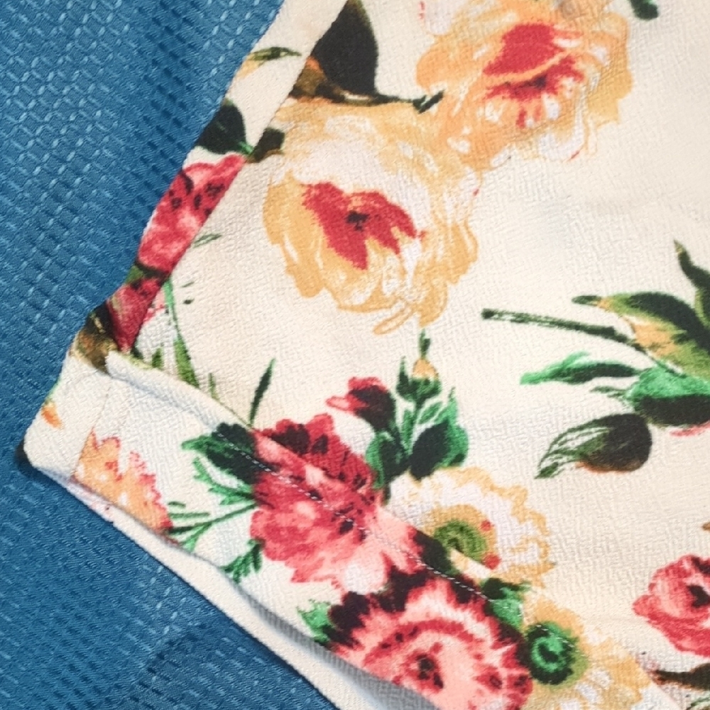 Floral Women's Shorts - Picture 4 of 5